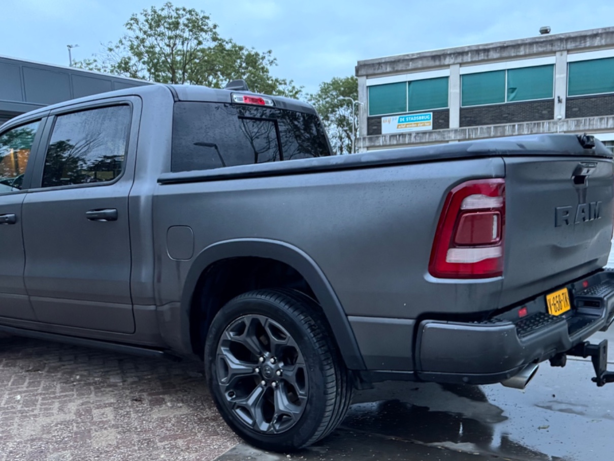 Dodge RAM 1500 5.7 • 401 pk 2018 foto 3 in Utrecht | araba.nl