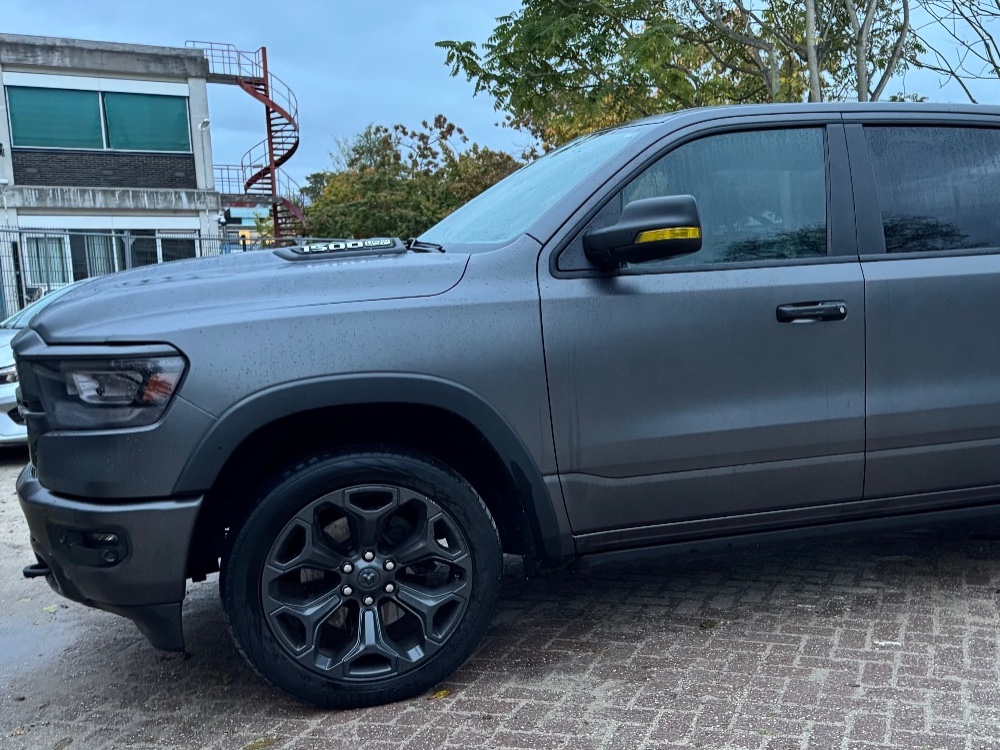 Dodge RAM 1500 5.7 • 401 pk 2018 foto 2 in Utrecht | araba.nl