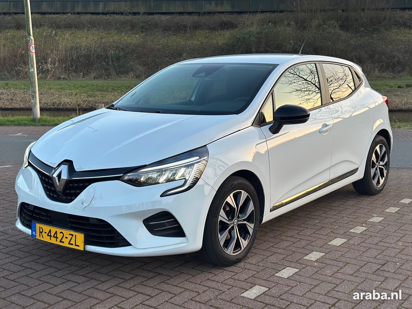 Renault Clio 1.0 • 91 pk 2022 foto 3 | araba.nl